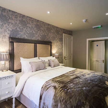 Greyhound Inn Wilton ويلتون المظهر الخارجي الصورة