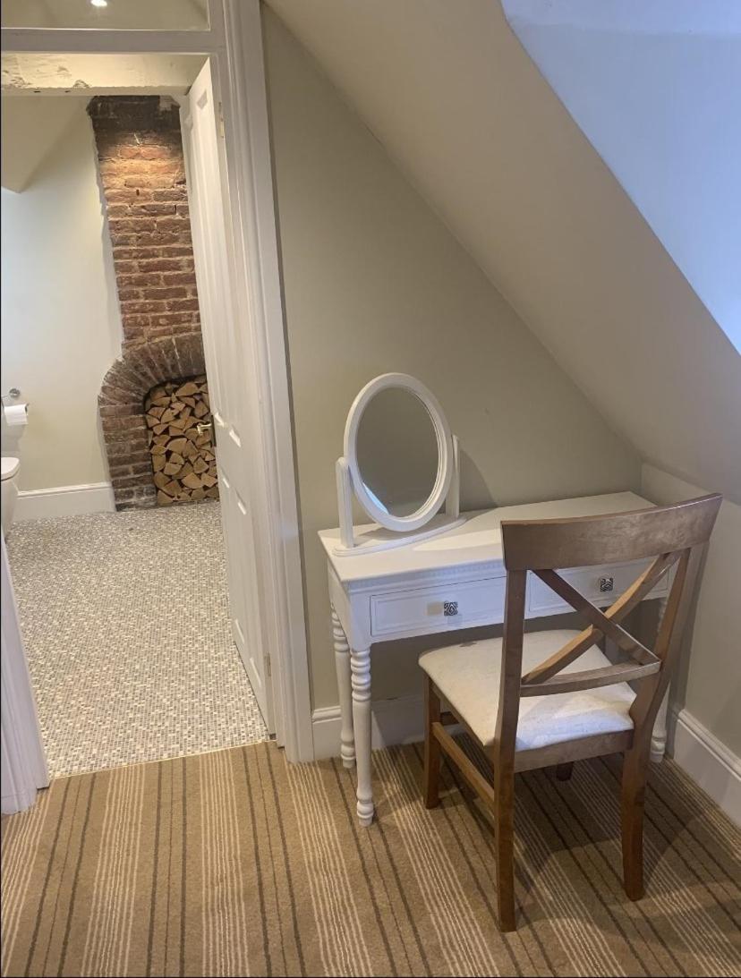 Greyhound Inn Wilton ويلتون المظهر الخارجي الصورة