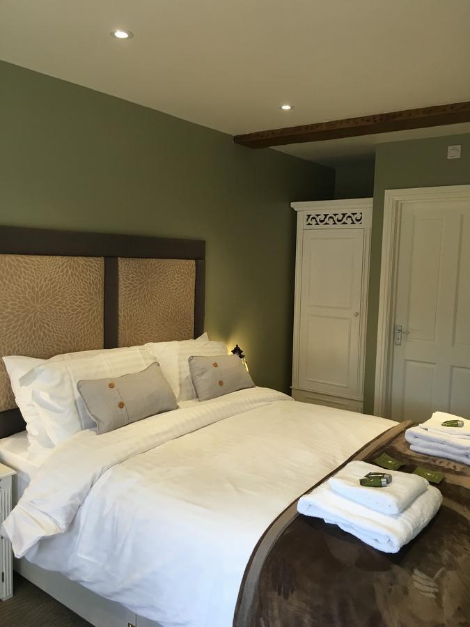 Greyhound Inn Wilton ويلتون المظهر الخارجي الصورة