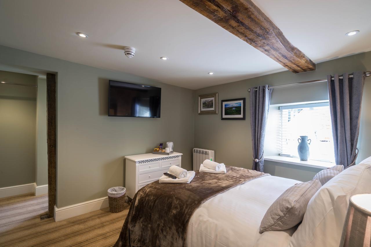 Greyhound Inn Wilton ويلتون المظهر الخارجي الصورة