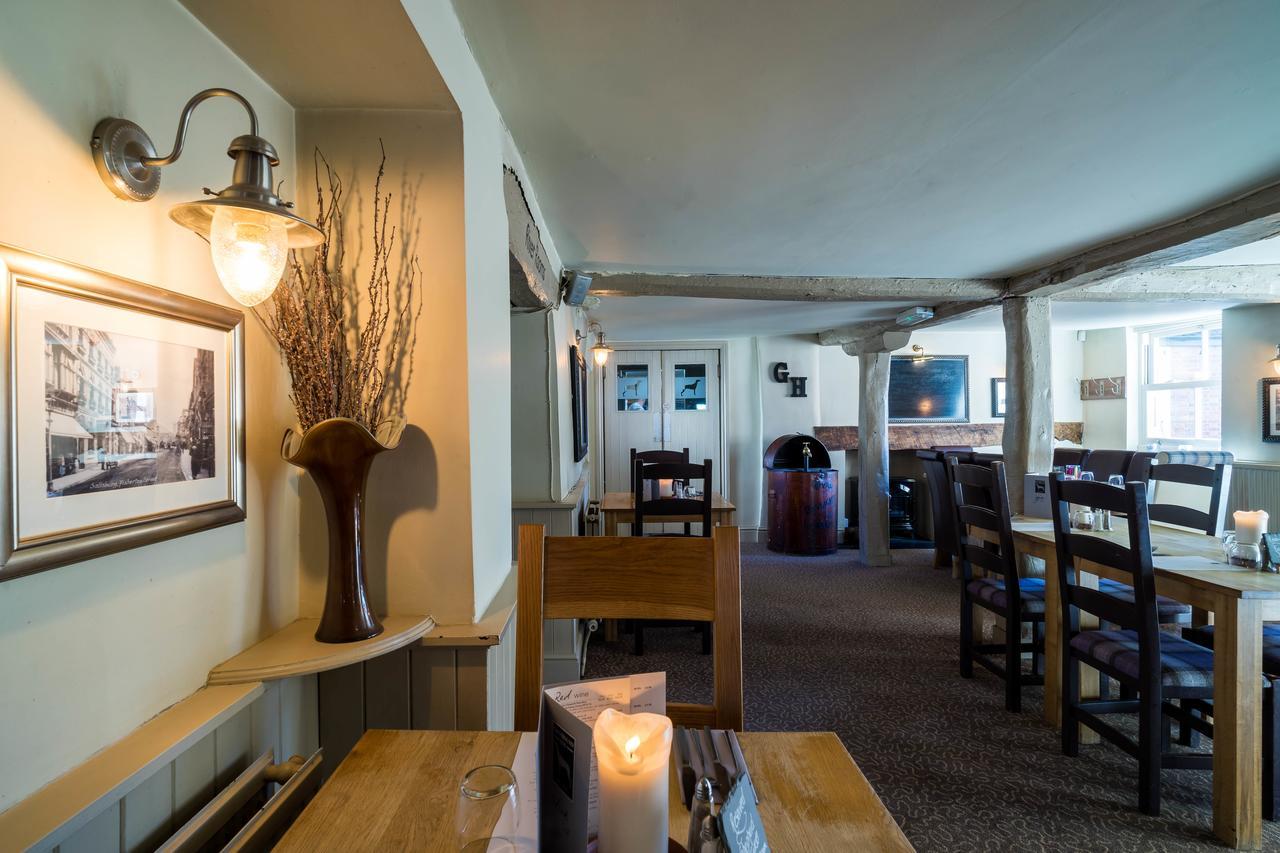 Greyhound Inn Wilton ويلتون المظهر الخارجي الصورة