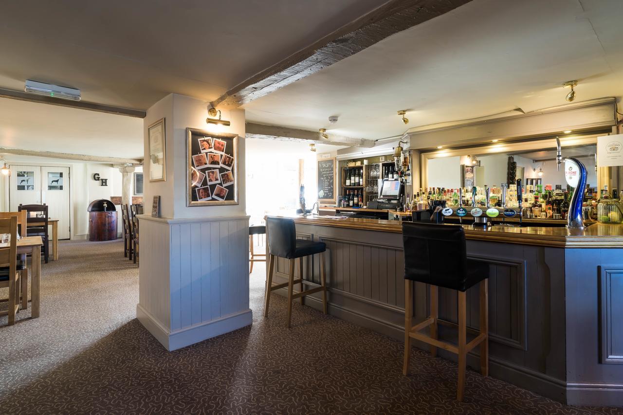 Greyhound Inn Wilton ويلتون المظهر الخارجي الصورة