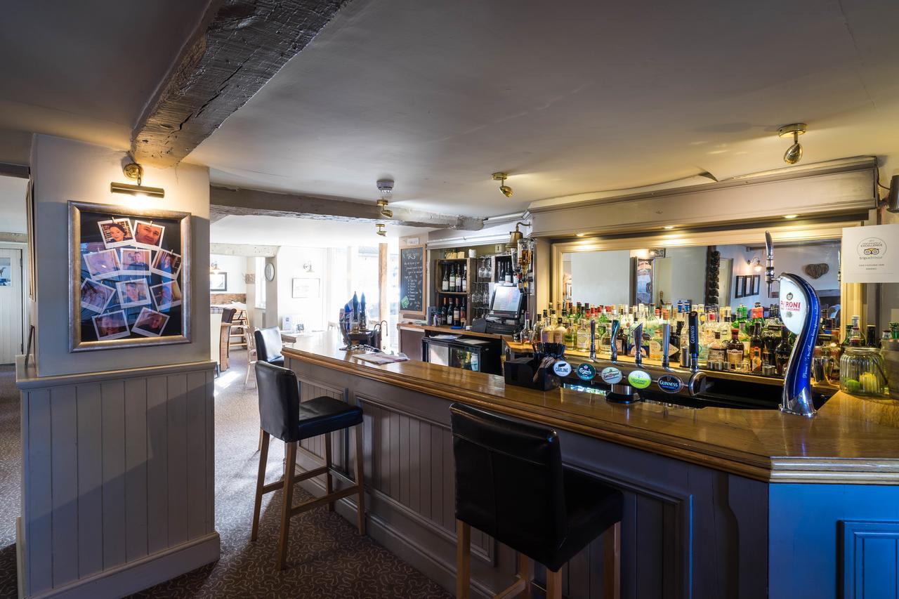Greyhound Inn Wilton ويلتون المظهر الخارجي الصورة