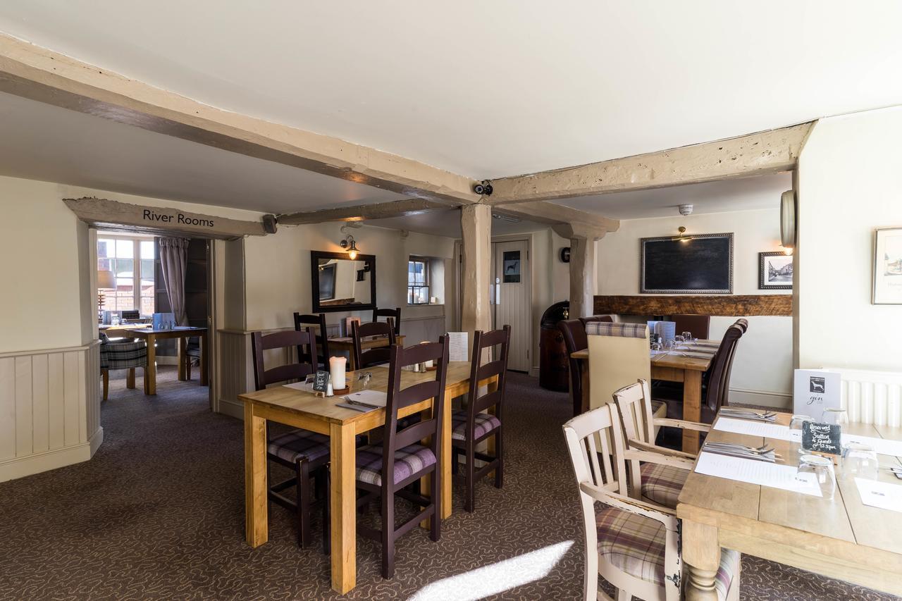 Greyhound Inn Wilton ويلتون المظهر الخارجي الصورة