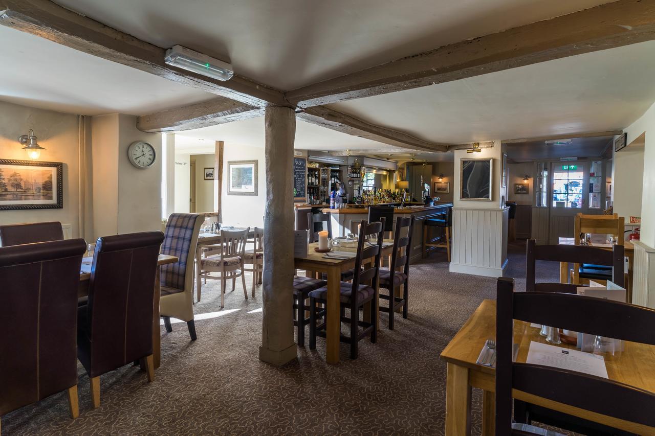 Greyhound Inn Wilton ويلتون المظهر الخارجي الصورة
