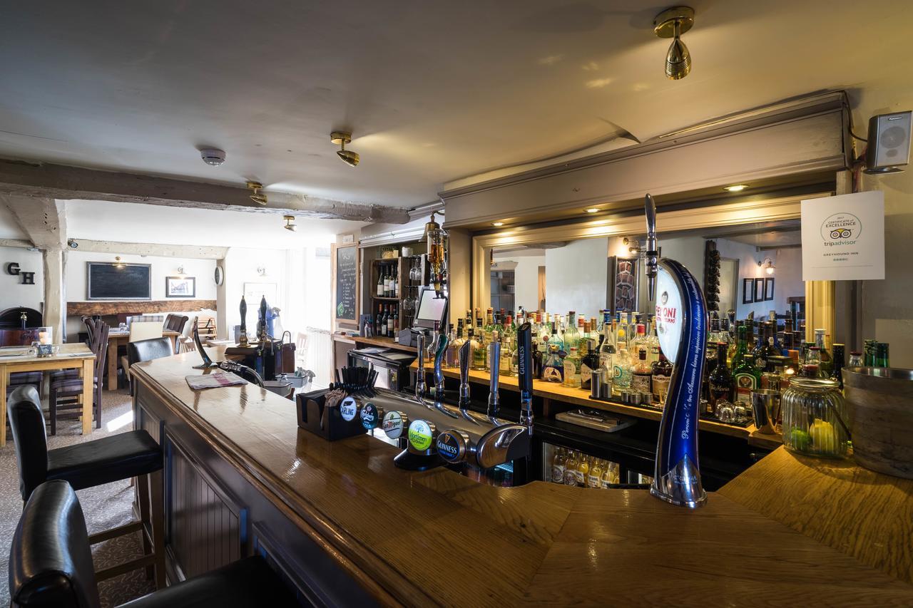 Greyhound Inn Wilton ويلتون المظهر الخارجي الصورة
