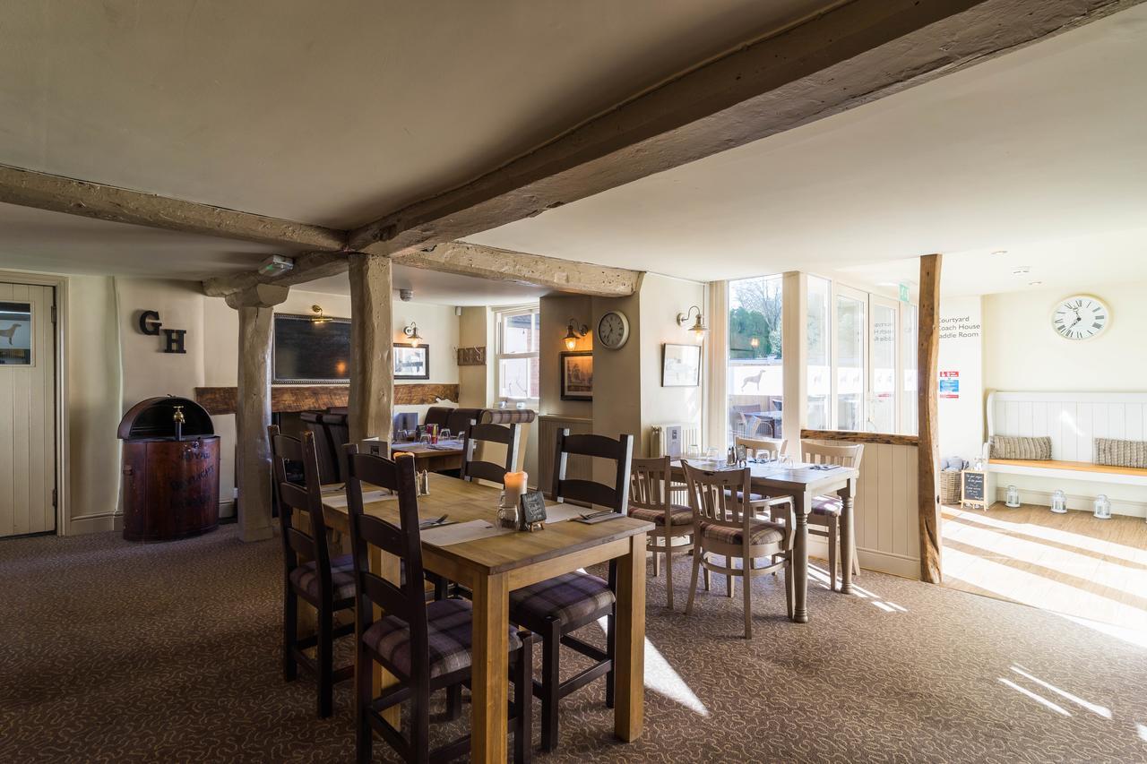 Greyhound Inn Wilton ويلتون المظهر الخارجي الصورة