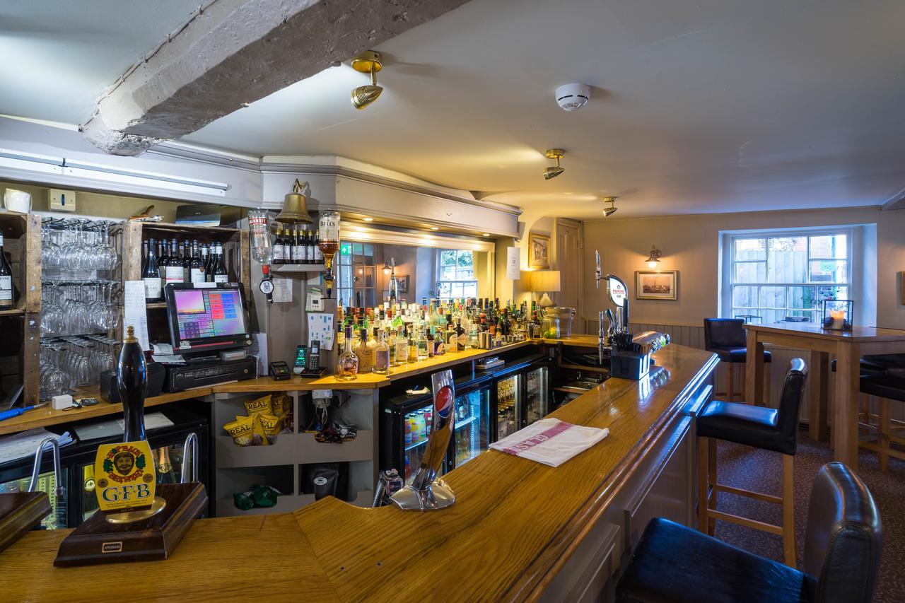 Greyhound Inn Wilton ويلتون المظهر الخارجي الصورة