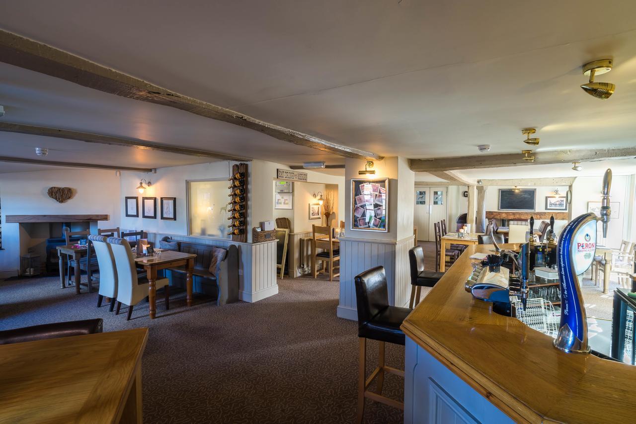 Greyhound Inn Wilton ويلتون المظهر الخارجي الصورة