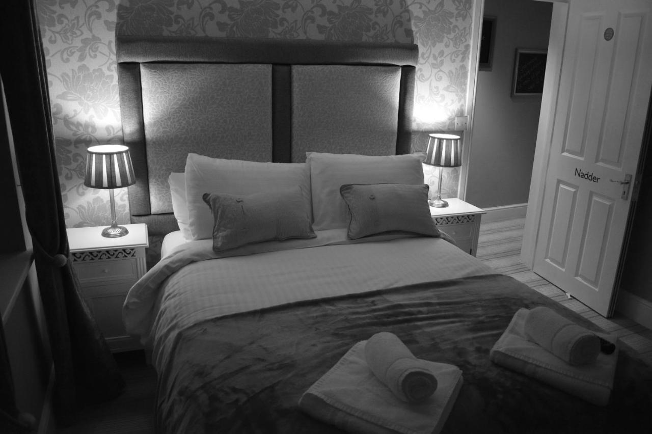 Greyhound Inn Wilton ويلتون المظهر الخارجي الصورة