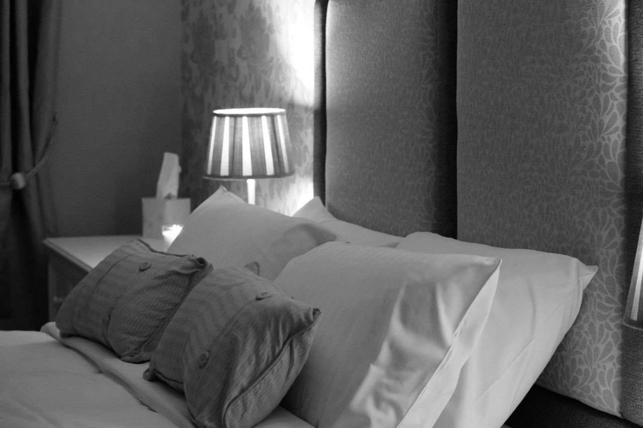 Greyhound Inn Wilton ويلتون المظهر الخارجي الصورة